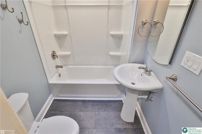 Building Photo - 1035 Spring St