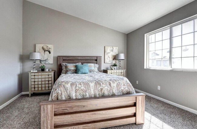 Building Photo - 2850 W Centennial Dr