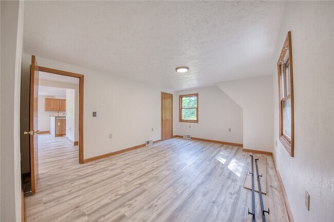 Building Photo - 4465 Mt Troy Rd Ext