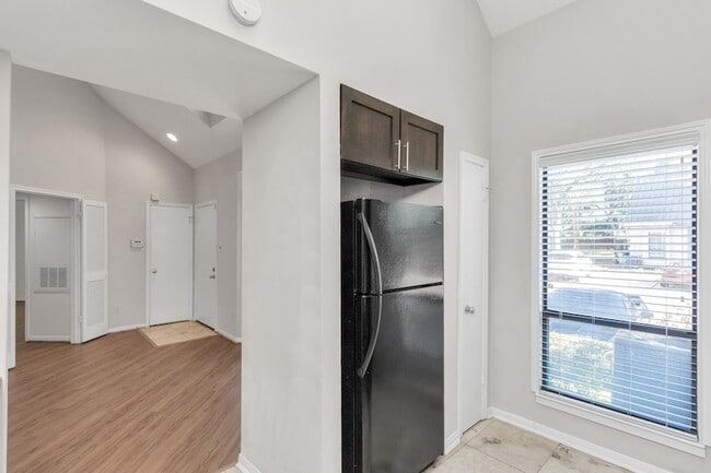 Building Photo - 4144 Greystone Way