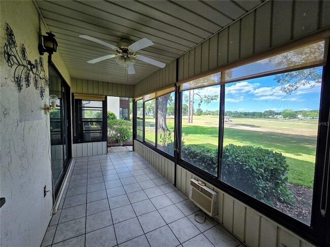 Building Photo - 520 Fairways Cir