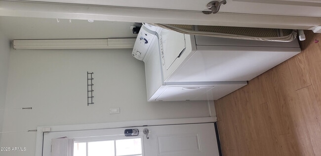 Building Photo - 4440 E Campbell Ave