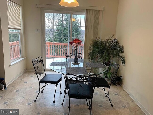 Building Photo - 175 Fringetree Dr