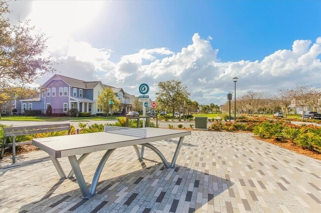 Building Photo - Modern 1/1 Garage Apartment Living with 1 Car Garage in the Heart of Laureate Park!