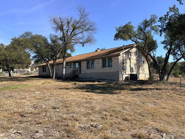 Building Photo - 2.35-acre farmhouse in the heart of Cedar Park available for rent!