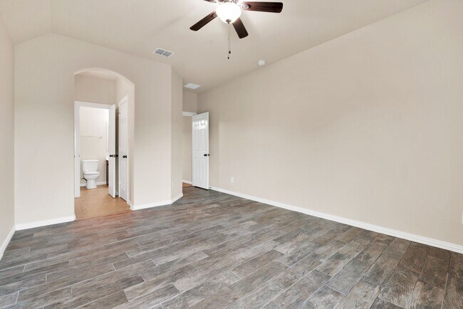 Building Photo - Spacious 5-Bedroom Beauty in Estonia –  with Community Perks!
