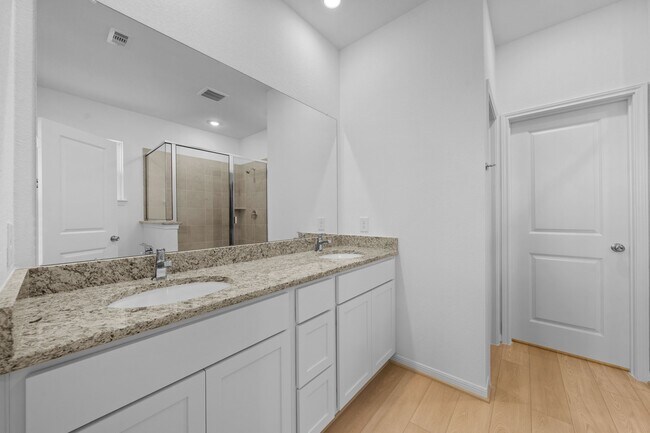 Building Photo - 18006 Lasso Mls Dr