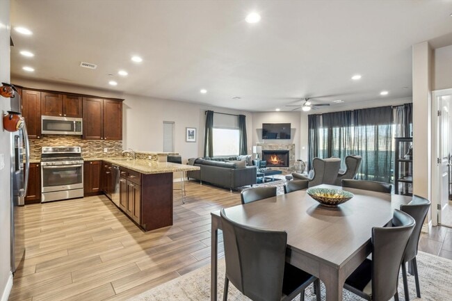 Building Photo - 3 bedroom 2 Bathroom Rancho Verde Del Rio ...