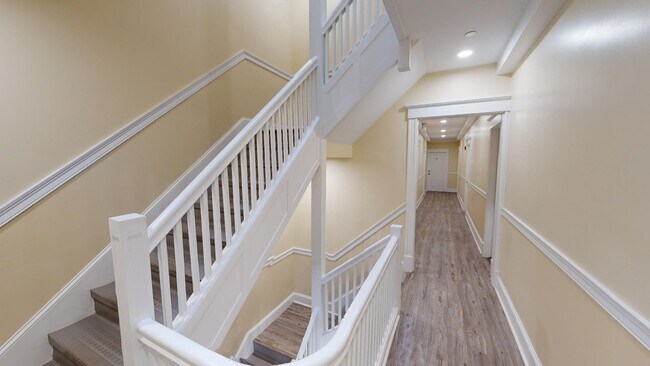 Building Photo - 123 Sutherland Rd