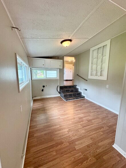 Building Photo - 5624 US Highway 60 W