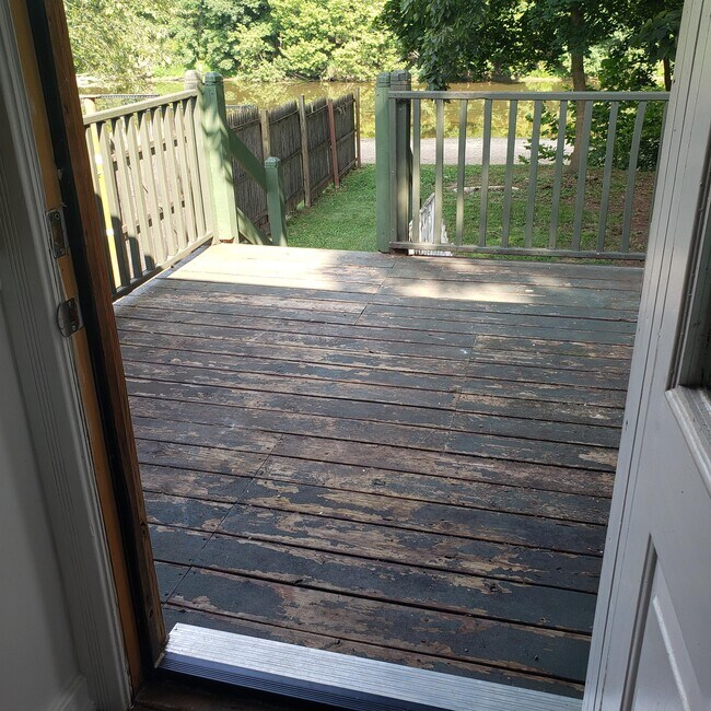 Building Photo - 386 Conewago Dr