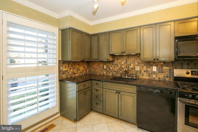 Building Photo - 153 Finale Terrace