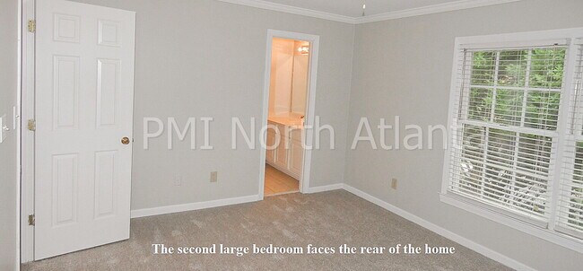 Building Photo - Now Available – Stunning 2-Bedroom Townhom...