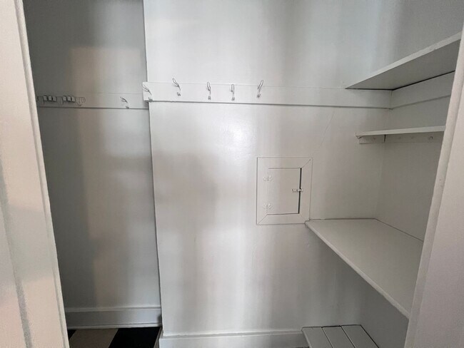 Building Photo - 3 Bedroom Duplex on a Brick Cul-de-sac, Blocks From Eastown and Cherry Hill!