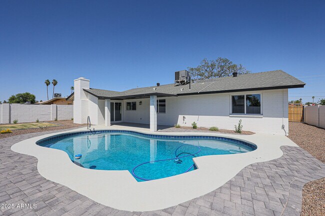 Building Photo - 11202 N 43rd Dr