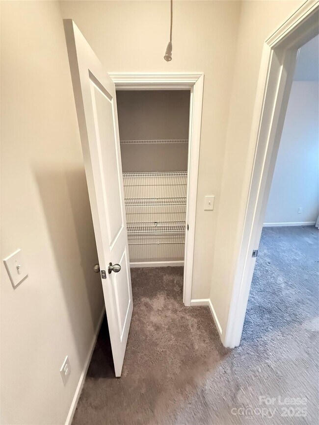 Building Photo - 5126 Idared Ct