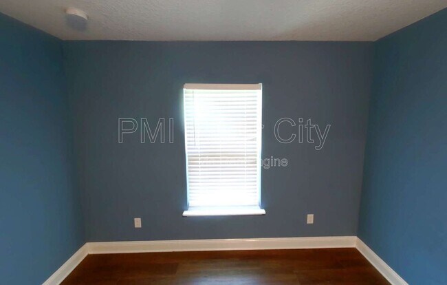 Building Photo - 53671 Carrington Dr