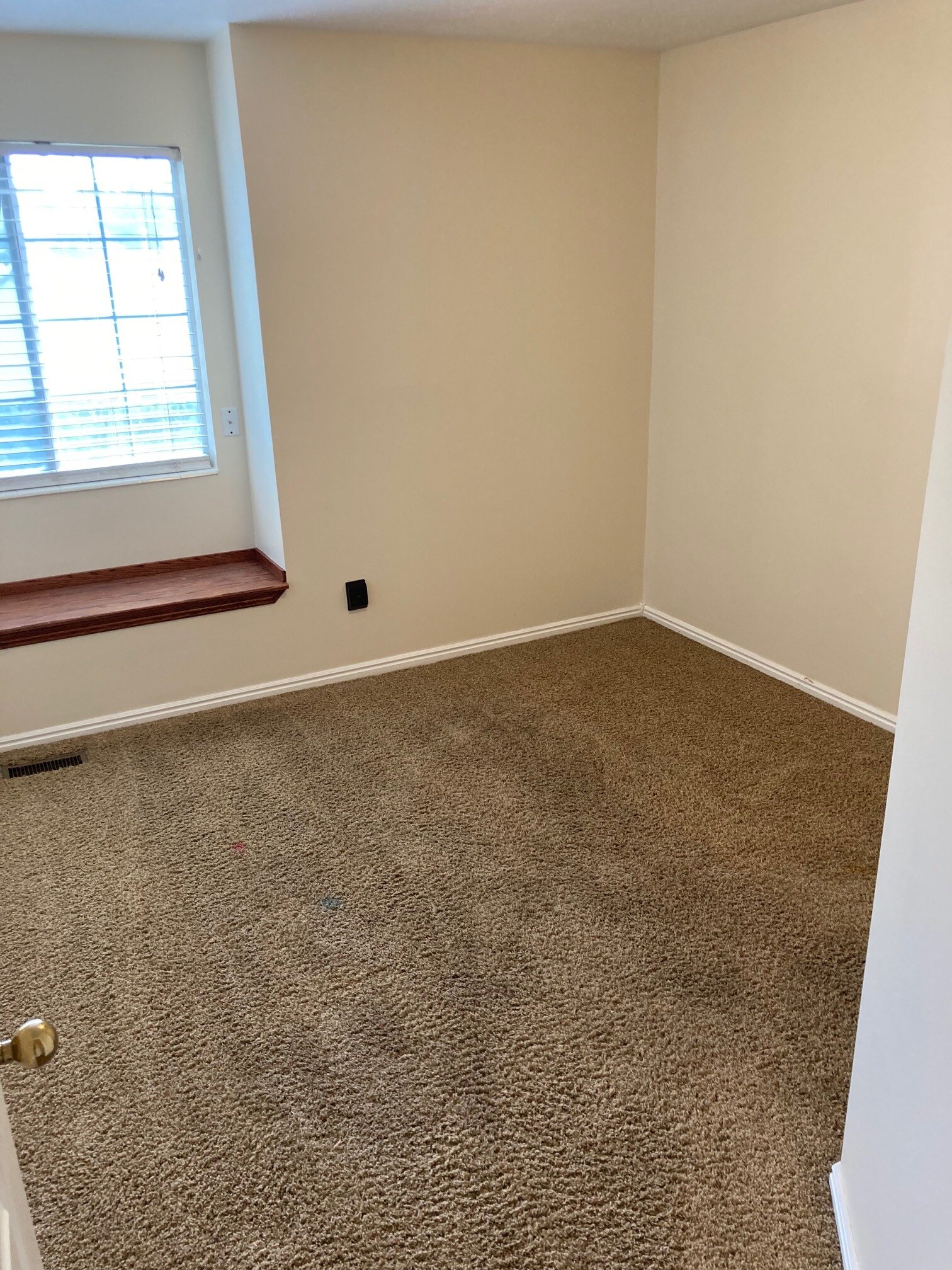 Building Photo - 734 W Sweet Meadow Ln