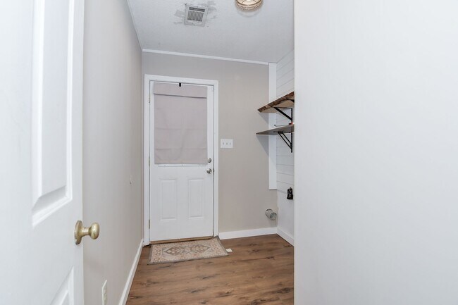 Building Photo - 4 Bedroom Ranch in Columbia County