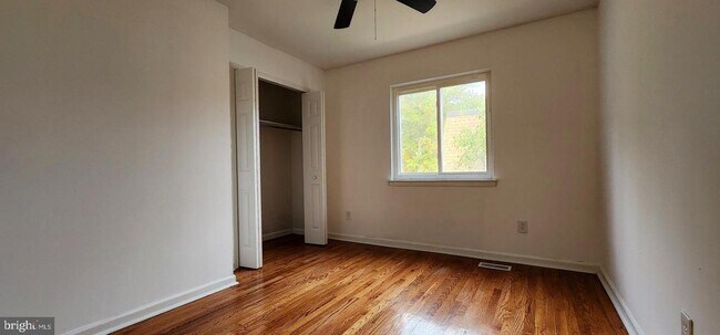 Building Photo - 7902 San Leandro Pl