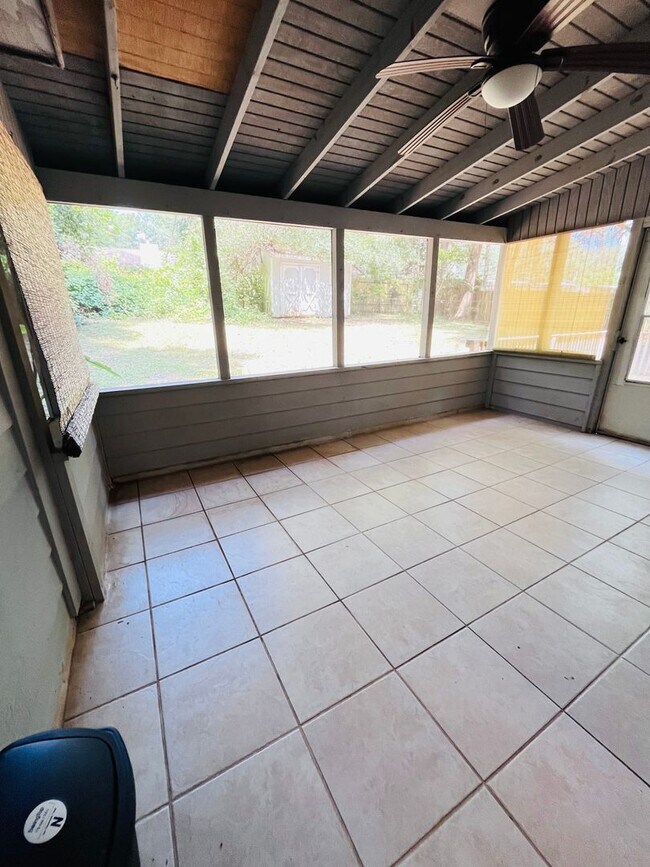 Building Photo - 3 BR/ 2 BA home located in Killearn Acres!