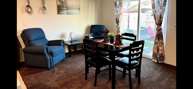 Building Photo - Best Deal in Town - Fully furnished 3 BD 2 BA Home