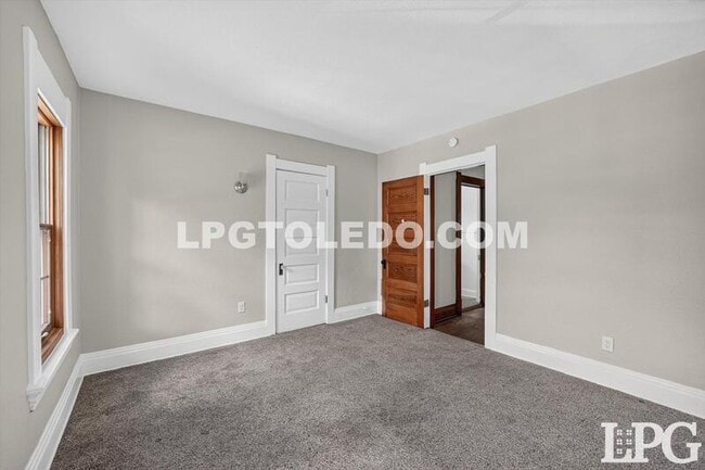 Building Photo - 3318 Stickney Ave