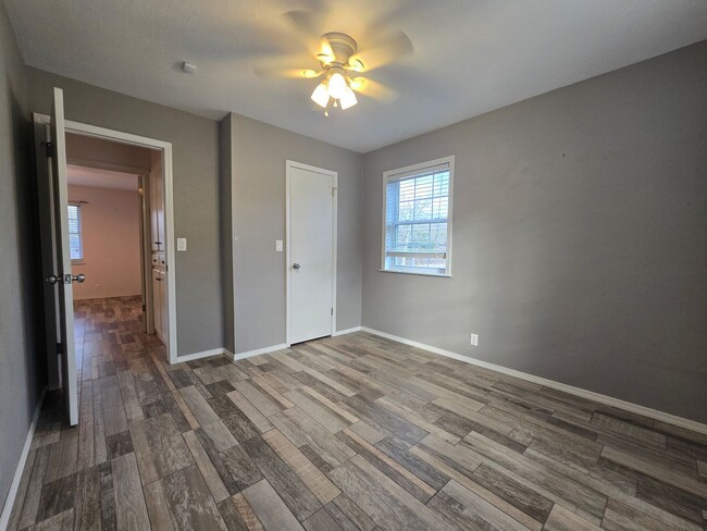 Building Photo - 4 bedroom 2 bath home in Seminole!