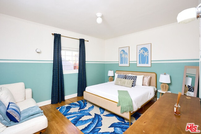 Building Photo - 818 Palms Blvd