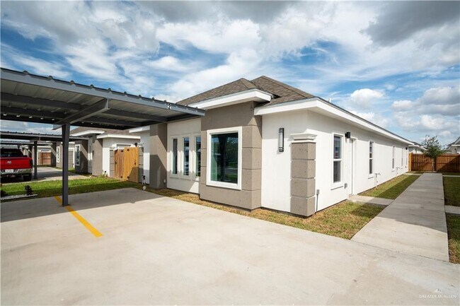 Building Photo - 19 S Xanthia St