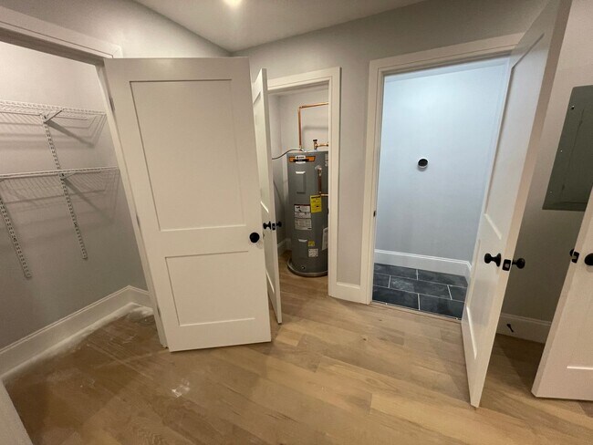 Building Photo - New Modern Elevator Building with Garage P...