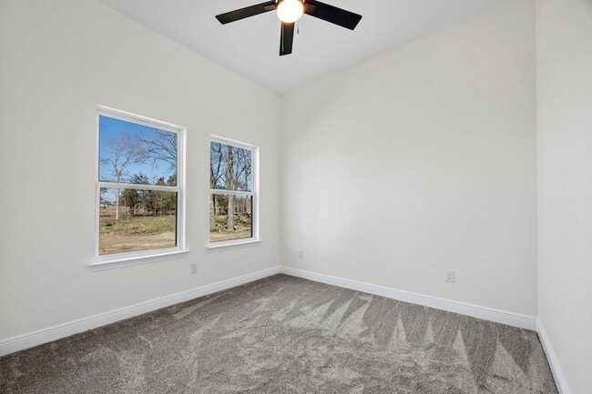 Building Photo - 202 Dover Dr