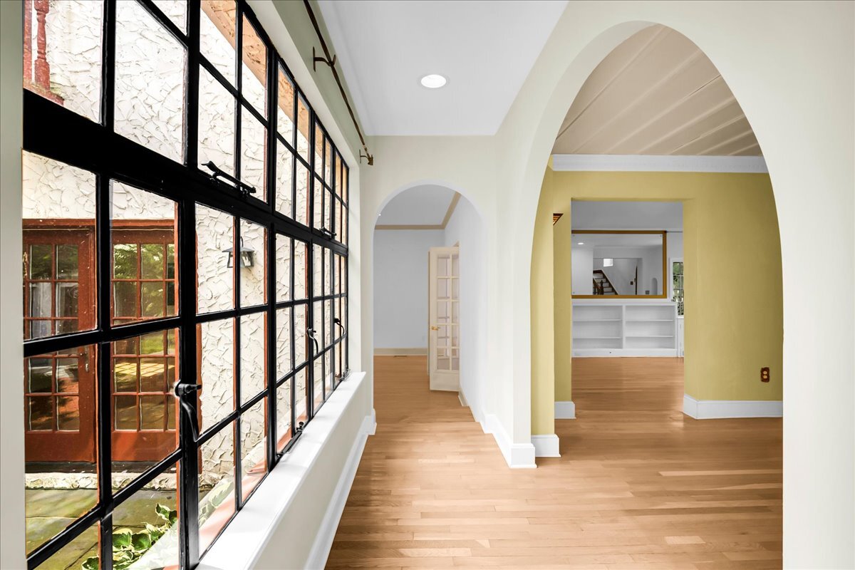 Building Photo - 455 Linden Rd