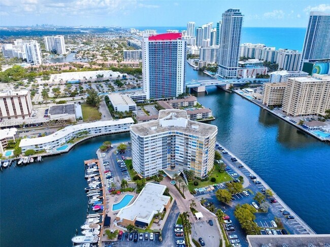 Building Photo - 100 Golden Isles Dr