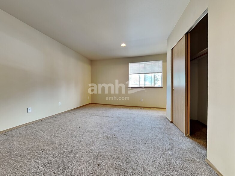 Building Photo - 17218 12th Avenue Ct E