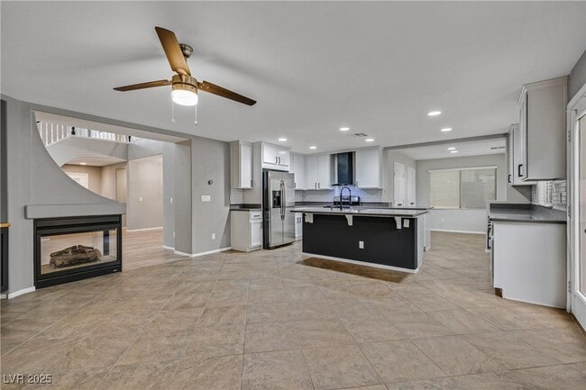 Building Photo - 663 Homewillow Ave