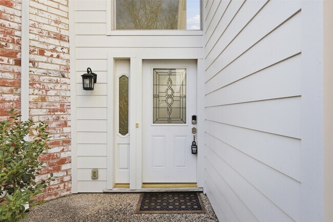 Building Photo - 14210 Briarhills Pkwy