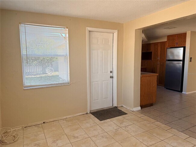 Building Photo - 7303 Deerfield Dr