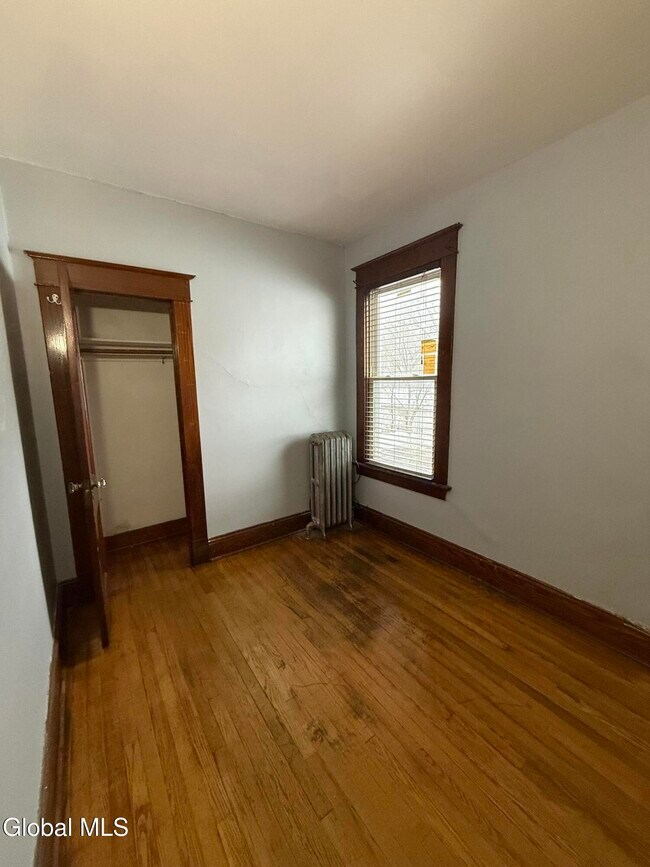 Building Photo - 23 Hampton St