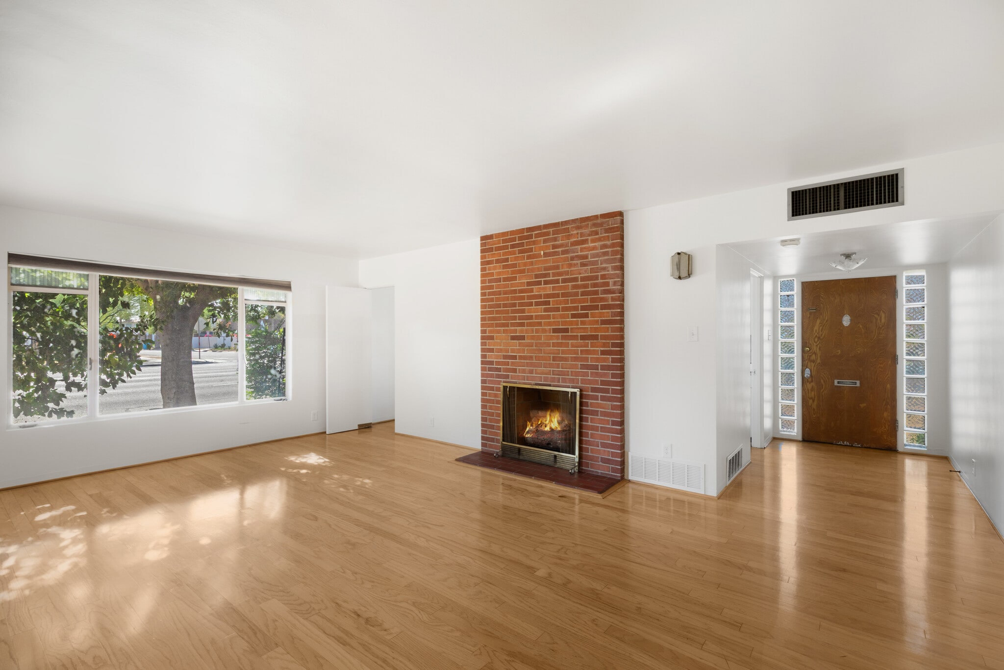 Living Room - 543 W Coronado Rd