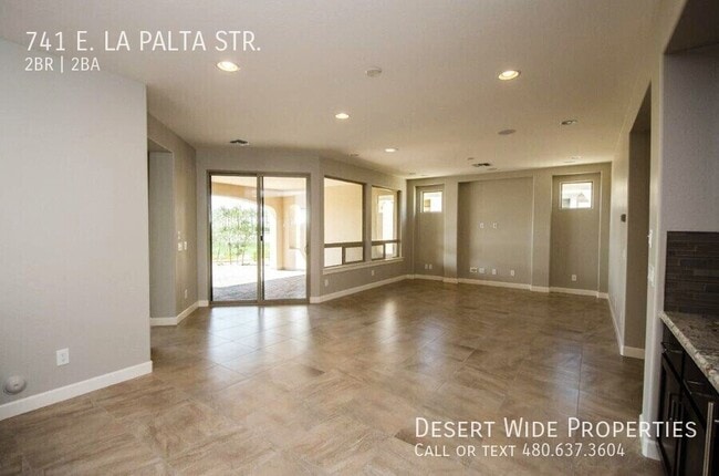 Building Photo - 741 E La Palta St