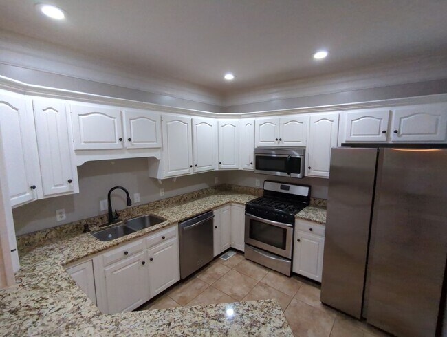 Building Photo - Nice Neighborhood in East Brainerd