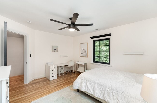 Building Photo - Modern Elegance Meets Mt. Lookout Charm – ...