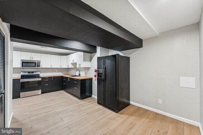 Building Photo - 7006 Friendship Rd