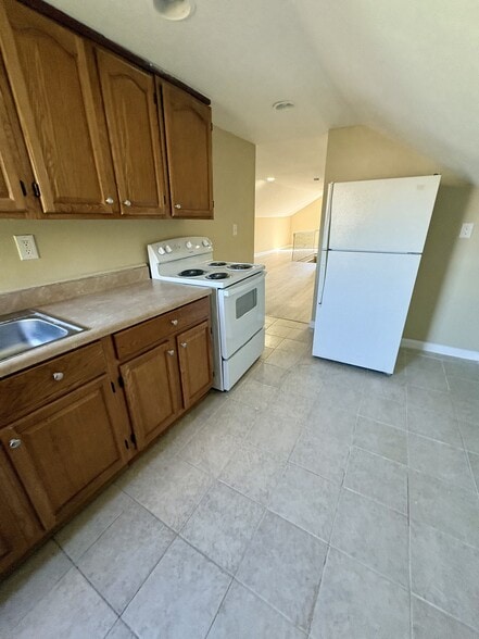 Building Photo - 718 Pittston Ave