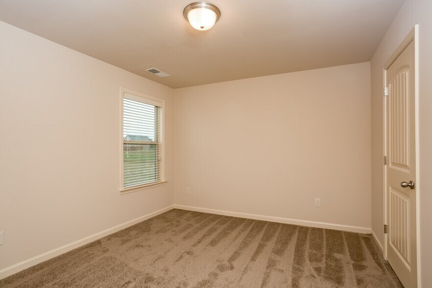 Building Photo - 3223 Puritan Way