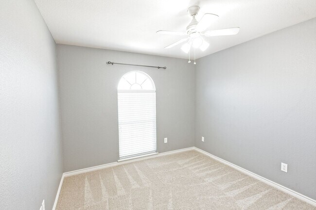 Building Photo - Allen 4 Bedroom available Short Term