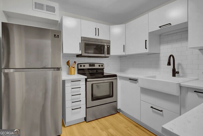 Building Photo - 12 Vista Square NW