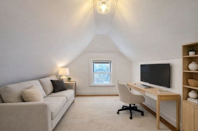 Building Photo - 71-51 Kessel St