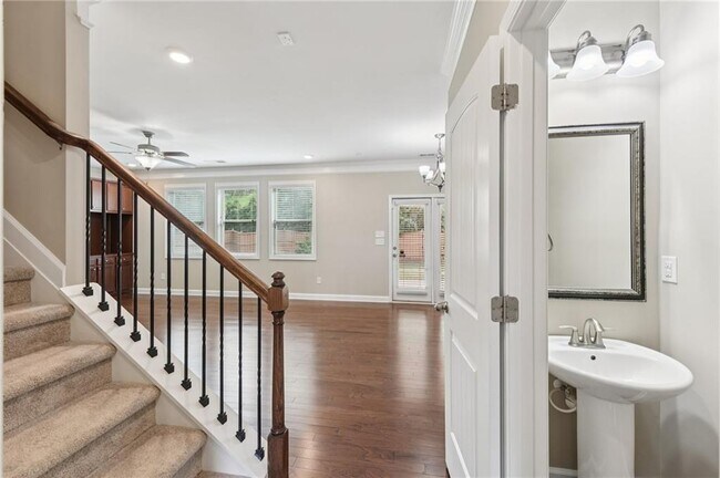 Building Photo - 6370 Shiloh Woods Dr